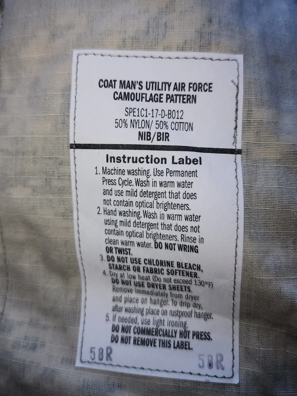 US ARMY Force Utility Camouflage Pattern Coat Men's Size 36L Is Used
